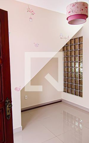 Casa à venda com 212m², 3 quartos e 2 vagas Casa à venda com 212m², 3 quartos e 2 vagasQuarto