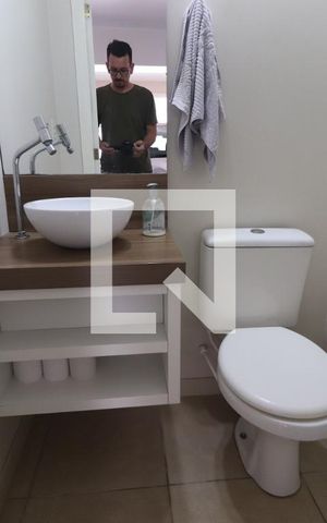 Casa à venda com 204m², 4 quartos e 2 vagasBanheiro garagem