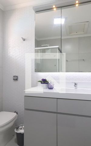 Casa à venda com 204m², 4 quartos e 2 vagasBanheiro 1