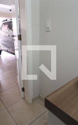 Casa à venda com 204m², 4 quartos e 2 vagasBanheiro garagem