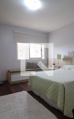 Casa à venda com 204m², 4 quartos e 2 vagasSuíte