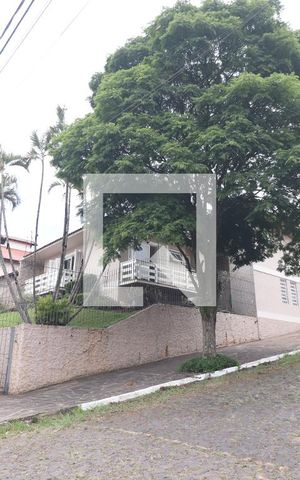 Casa à venda com 204m², 4 quartos e 2 vagasFachada