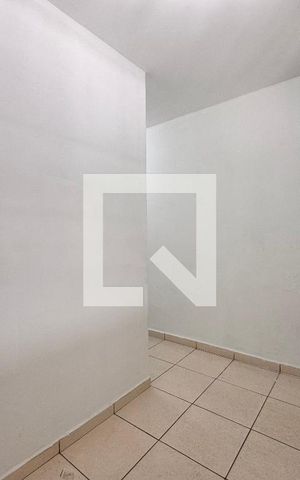 Casa à venda com 70m², 3 quartos e 4 vagas Casa à venda com 70m², 3 quartos e 4 vagasSala