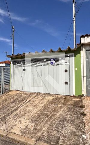 Casa à venda com 70m², 3 quartos e 4 vagas Casa à venda com 70m², 3 quartos e 4 vagasFachada + plaquinha