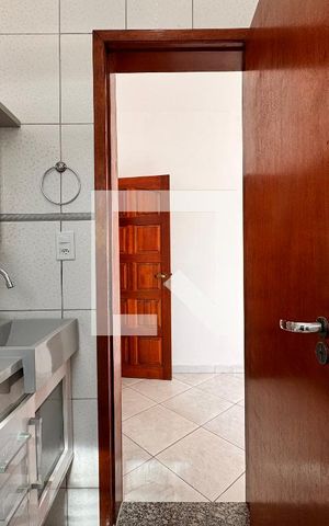 Casa à venda com 70m², 3 quartos e 4 vagas Casa à venda com 70m², 3 quartos e 4 vagasBanheiro da suíte