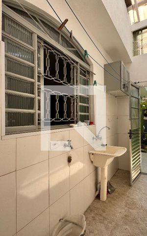 Casa à venda com 70m², 3 quartos e 4 vagas Casa à venda com 70m², 3 quartos e 4 vagasLavanderia