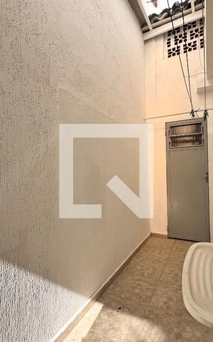 Casa à venda com 70m², 3 quartos e 4 vagas Casa à venda com 70m², 3 quartos e 4 vagasLavanderia