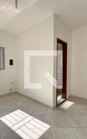 Casa à venda com 70m², 3 quartos e 4 vagas Casa à venda com 70m², 3 quartos e 4 vagasSuite