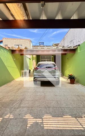 Casa à venda com 70m², 3 quartos e 4 vagas Casa à venda com 70m², 3 quartos e 4 vagasGaragem