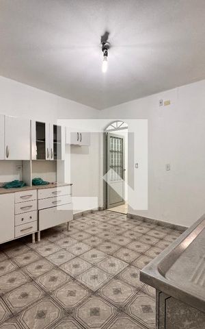 Casa à venda com 70m², 3 quartos e 4 vagas Casa à venda com 70m², 3 quartos e 4 vagasCozinha