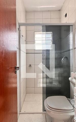 Casa à venda com 70m², 3 quartos e 4 vagas Casa à venda com 70m², 3 quartos e 4 vagasBanheiro da suíte