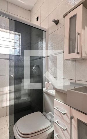 Casa à venda com 70m², 3 quartos e 4 vagas Casa à venda com 70m², 3 quartos e 4 vagasBanheiro da suíte