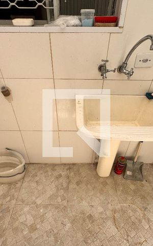 Casa à venda com 70m², 3 quartos e 4 vagas Casa à venda com 70m², 3 quartos e 4 vagasLavanderia
