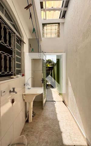 Casa à venda com 70m², 3 quartos e 4 vagas Casa à venda com 70m², 3 quartos e 4 vagasLavanderia