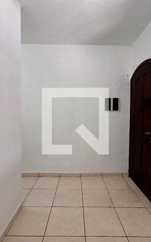 Casa à venda com 70m², 3 quartos e 4 vagas Casa à venda com 70m², 3 quartos e 4 vagasSala