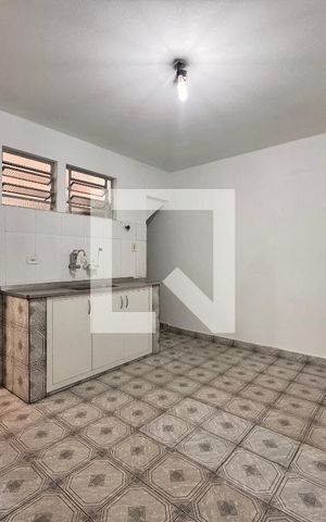 Casa à venda com 70m², 3 quartos e 4 vagas Casa à venda com 70m², 3 quartos e 4 vagasCozinha