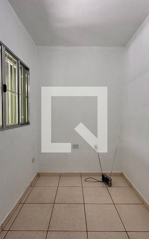 Casa à venda com 70m², 3 quartos e 4 vagas Casa à venda com 70m², 3 quartos e 4 vagasSala
