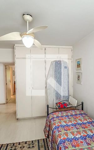 Apartamento à venda com 210m², 4 quartos e 3 vagas Apartamento à venda com 210m², 4 quartos e 3 vagasQuarto 4