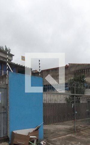 Casa à venda com 287m², 4 quartos e 2 vagas Casa à venda com 287m², 4 quartos e 2 vagasFachada