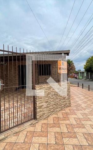 Casa à venda com 70m², 2 quartos e 1 vaga Casa à venda com 70m², 2 quartos e 1 vagaFachada
