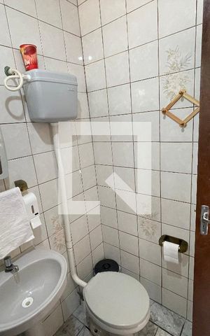 Casa à venda com 70m², 2 quartos e 1 vaga Casa à venda com 70m², 2 quartos e 1 vagaBanheiro