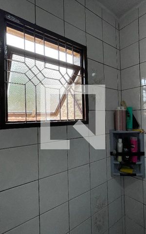 Casa à venda com 70m², 2 quartos e 1 vaga Casa à venda com 70m², 2 quartos e 1 vagaBanheiro