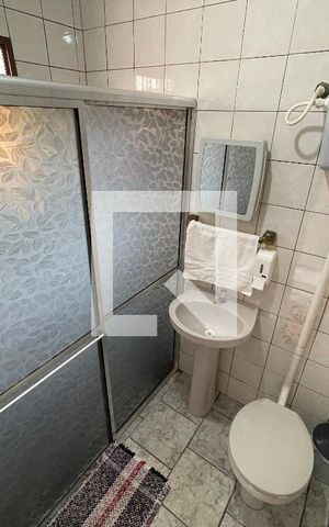 Casa à venda com 70m², 2 quartos e 1 vaga Casa à venda com 70m², 2 quartos e 1 vagaBanheiro