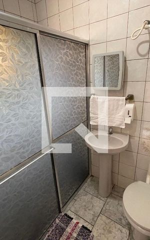 Casa à venda com 70m², 2 quartos e 1 vaga Casa à venda com 70m², 2 quartos e 1 vagaBanheiro