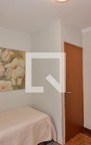 Casa de condomínio à venda com 289m², 4 quartos e 3 vagas Casa de condomínio à venda com 289m², 4 quartos e 3 vagasSuíte