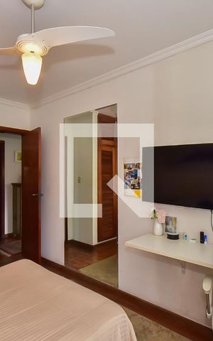 Casa de condomínio à venda com 289m², 4 quartos e 3 vagas Casa de condomínio à venda com 289m², 4 quartos e 3 vagasQuarto 1