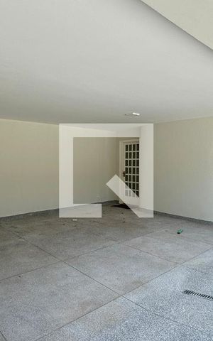 Casa de condomínio para alugar com 500m², 3 quartos e 4 vagasGaragem