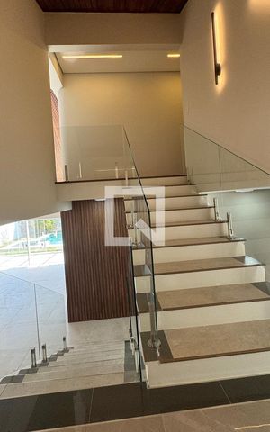 Casa de condomínio para alugar com 500m², 3 quartos e 4 vagasEntrada