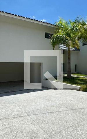 Casa de condomínio para alugar com 500m², 3 quartos e 4 vagasGaragem