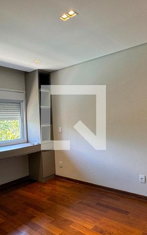 Casa de condomínio para alugar com 500m², 3 quartos e 4 vagasSuíte 2