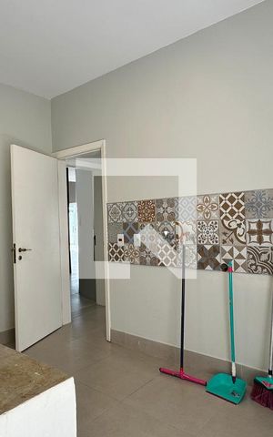 Casa de condomínio para alugar com 500m², 3 quartos e 4 vagasÁrea de Serviço
