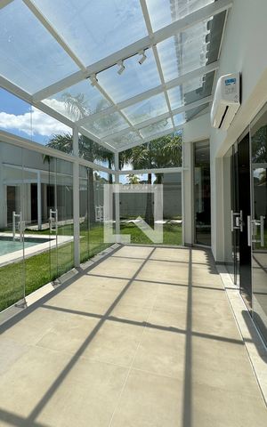Casa de condomínio para alugar com 500m², 3 quartos e 4 vagasVaranda