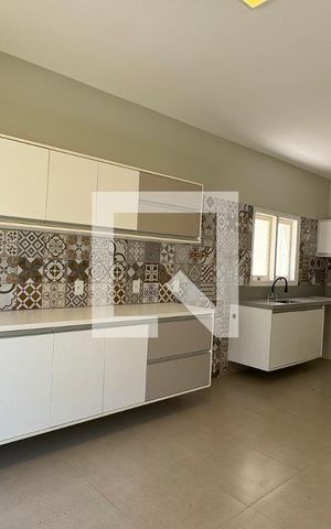 Casa de condomínio para alugar com 500m², 3 quartos e 4 vagasCozinha