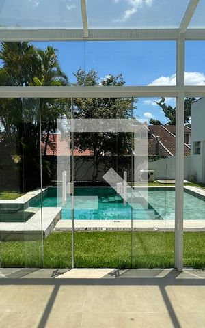 Casa de condomínio para alugar com 500m², 3 quartos e 4 vagasVaranda
