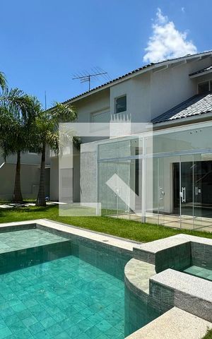Casa de condomínio para alugar com 500m², 3 quartos e 4 vagasPiscina