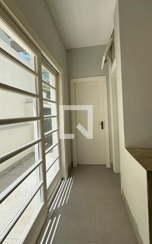 Casa de condomínio para alugar com 500m², 3 quartos e 4 vagasÁrea de Serviço