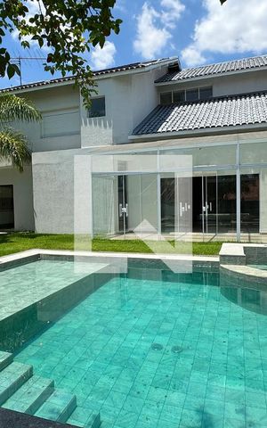 Casa de condomínio para alugar com 500m², 3 quartos e 4 vagasPiscina