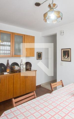 Casa à venda com 200m², 5 quartos e 2 vagas Casa à venda com 200m², 5 quartos e 2 vagasSala de Jantar
