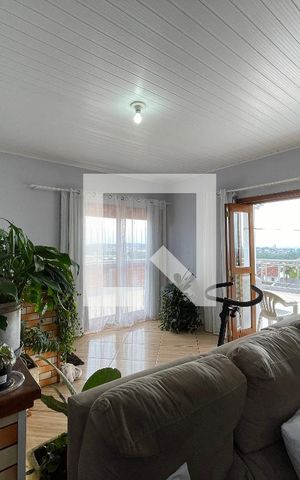 Casa à venda com 550m², 4 quartos e 2 vagas Casa à venda com 550m², 4 quartos e 2 vagasSala