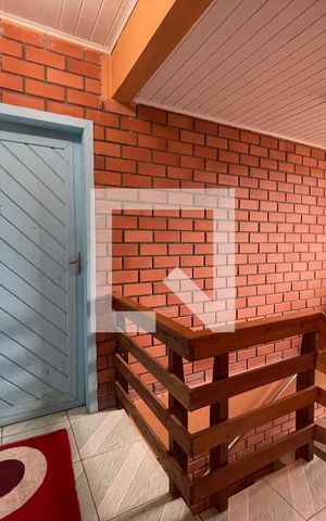 Casa à venda com 550m², 4 quartos e 2 vagas Casa à venda com 550m², 4 quartos e 2 vagasEscada