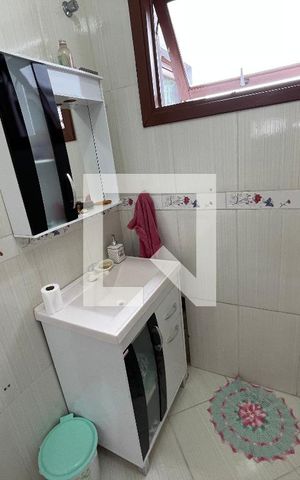 Casa à venda com 550m², 4 quartos e 2 vagas Casa à venda com 550m², 4 quartos e 2 vagasBanheiro 2