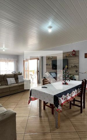 Casa à venda com 550m², 4 quartos e 2 vagas Casa à venda com 550m², 4 quartos e 2 vagasSala