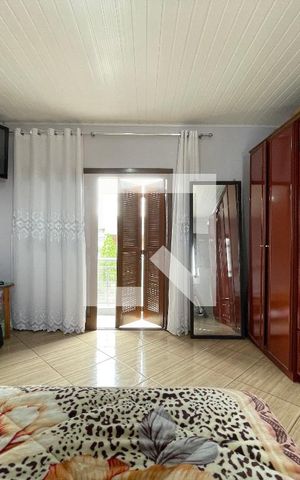 Casa à venda com 550m², 4 quartos e 2 vagas Casa à venda com 550m², 4 quartos e 2 vagasQuarto 4