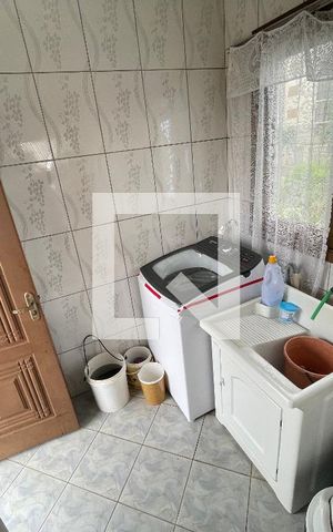 Casa à venda com 550m², 4 quartos e 2 vagas Casa à venda com 550m², 4 quartos e 2 vagasÁrea de Serviço