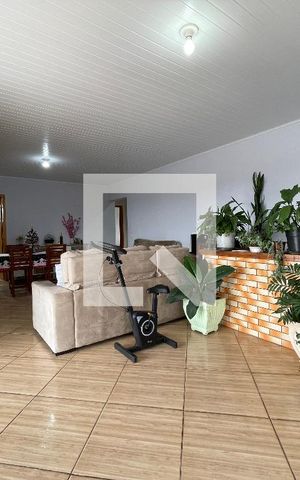 Casa à venda com 550m², 4 quartos e 2 vagas Casa à venda com 550m², 4 quartos e 2 vagasSala