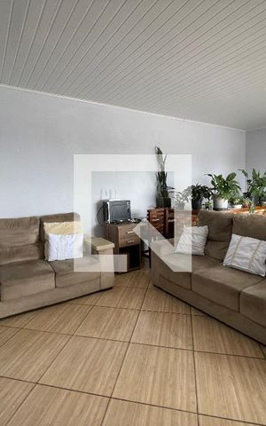 Casa à venda com 550m², 4 quartos e 2 vagas Casa à venda com 550m², 4 quartos e 2 vagasSala